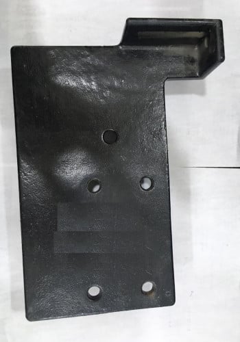 #12251C  قاعدة كمبروسر ناقلة متسوبيشي 7 طن / COMPRESSOR BRACKET MITSUBISHI 7 TON TRUCK