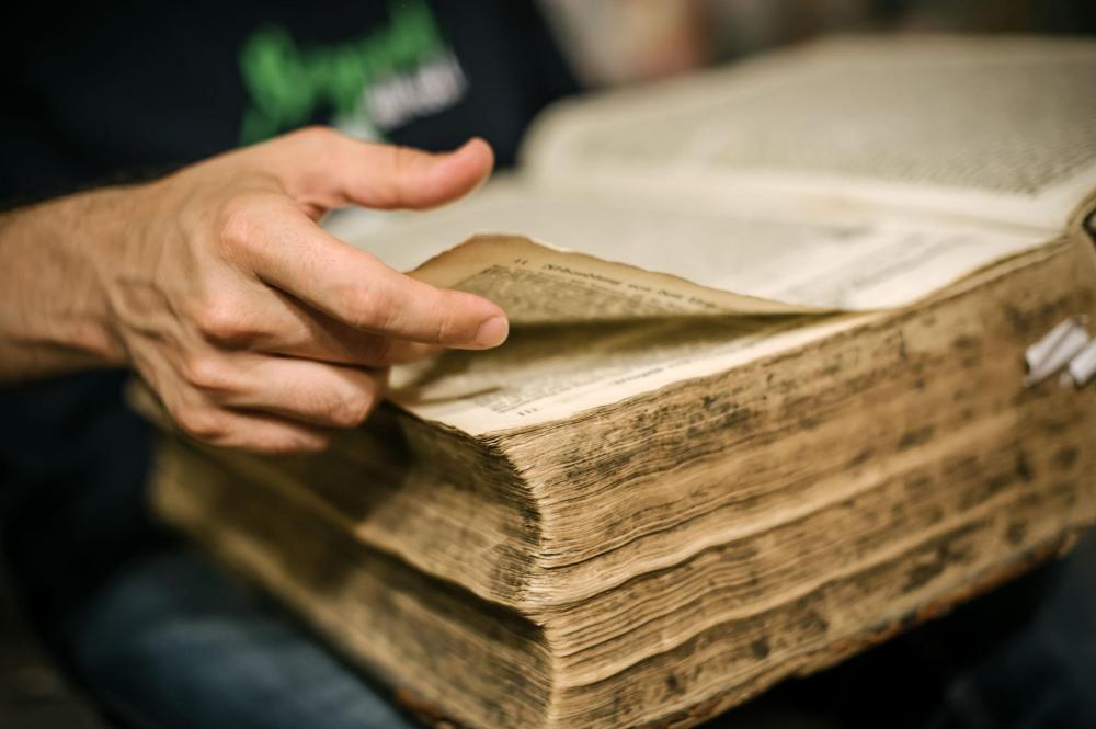 كيف تميز الطبعات النادرة من الكتب؟