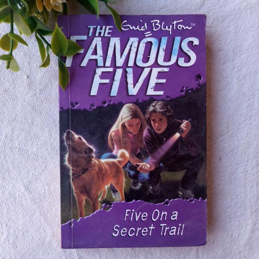 Five on the secret trail-Enid Blyton(E2)