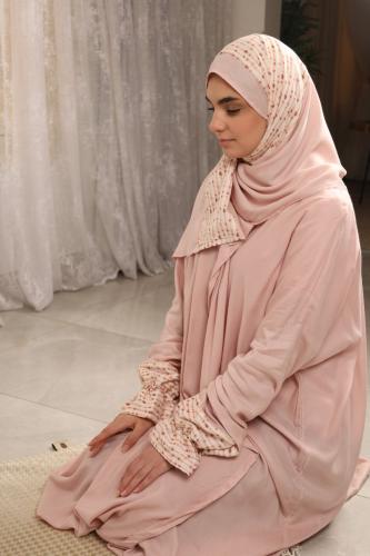 شرشف الصلاة الوردي