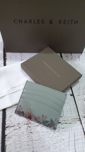 حامل بطاقات من تشارلز اند كيث