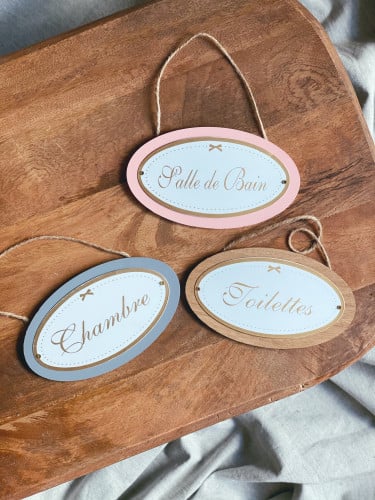 تعليقات جدارية