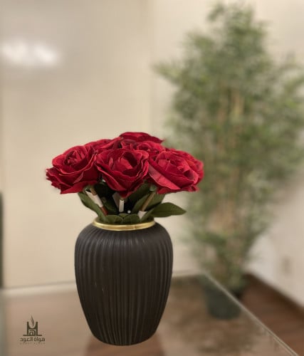 فازة فخارية سوداء