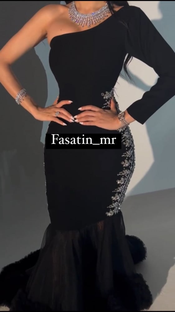  ميس كمر فساتين عاريا 