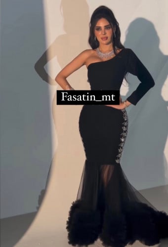  ميس كمر فساتين عاريا 