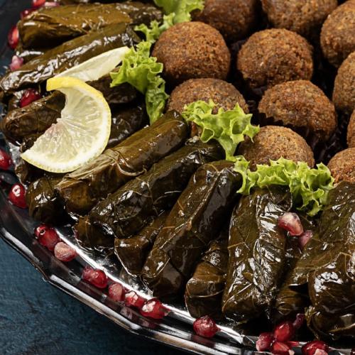 صحن أكريليك دائري - ورق عنب وميني كبة