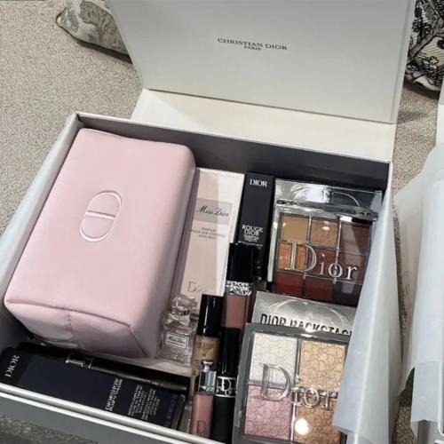 بوكس ديور هدية ميك آب dior