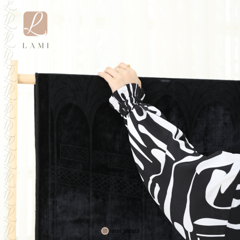 شرشف صلاة مشجر اسود