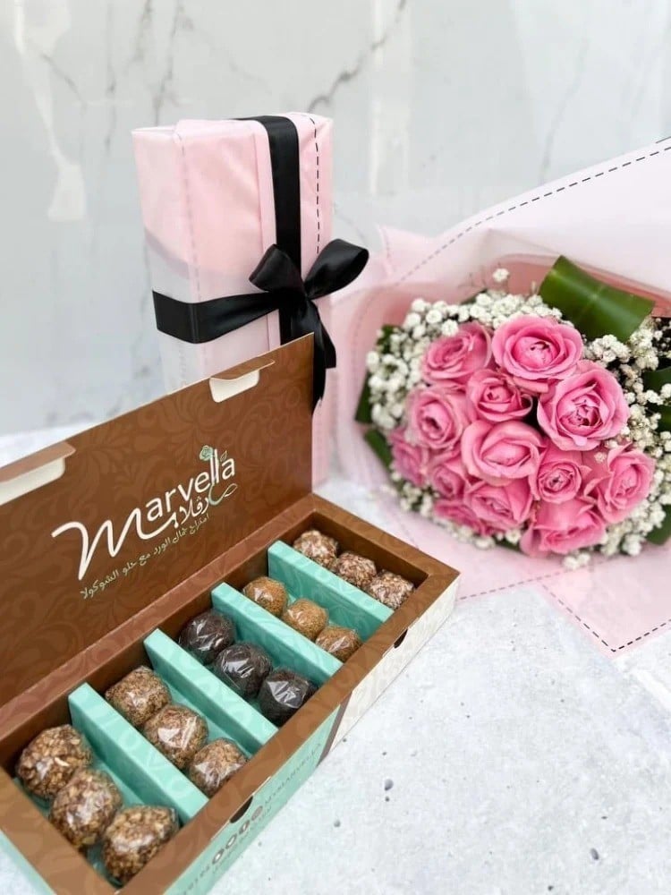 باقة ورد مع شوكولاتة