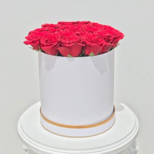 ليكسوري بوكس مع ورد أحمر