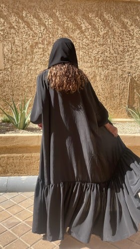 عباية لف خامة جاكار لون اسود