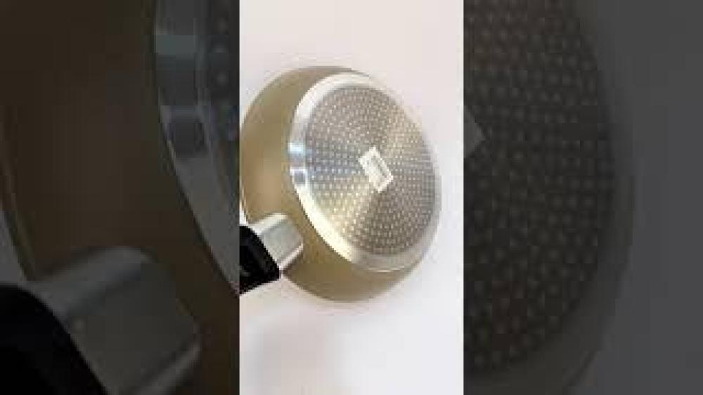 مقلاة رخامي بيج مدور يد طويل مقاس 28 سم