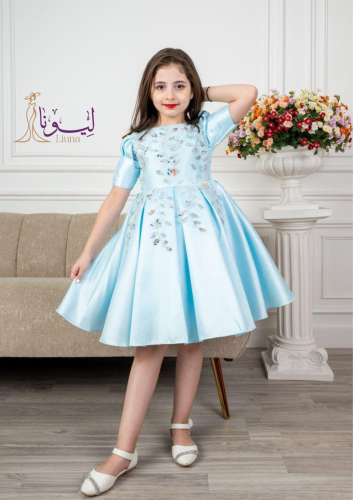 فستان بناتي سماوي مميز