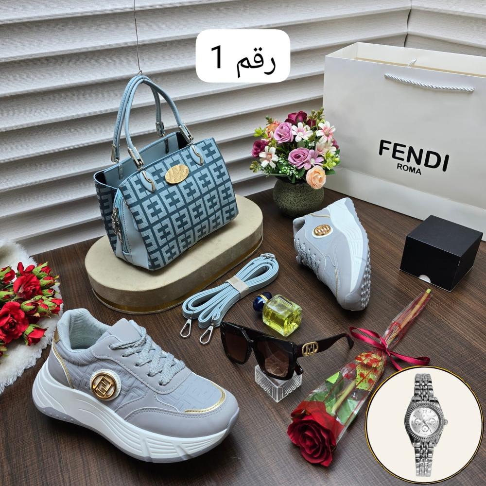 شنط راقيه ماركة فندي خامه جلديه عالية  الجودة.