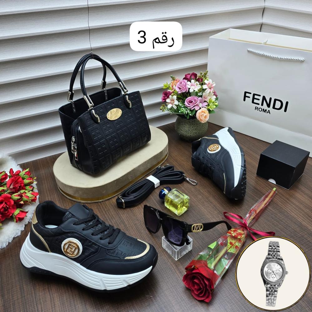 شنط راقيه ماركة فندي خامه جلديه عالية  الجودة.