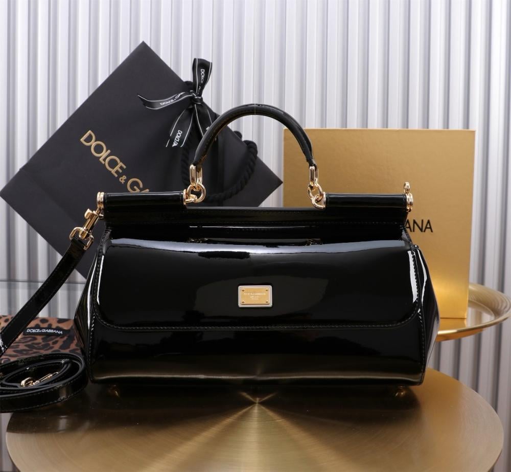شنطة دولتشي اند غابانا Elongated Sicily handbag