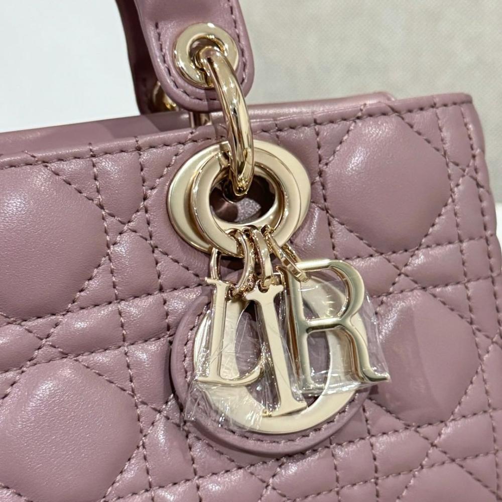 شنطة ديور Lady D-Joy Bag مقاس 22cm