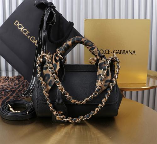 شنطة دولتشي اند غابانا Small Sicily handbag
