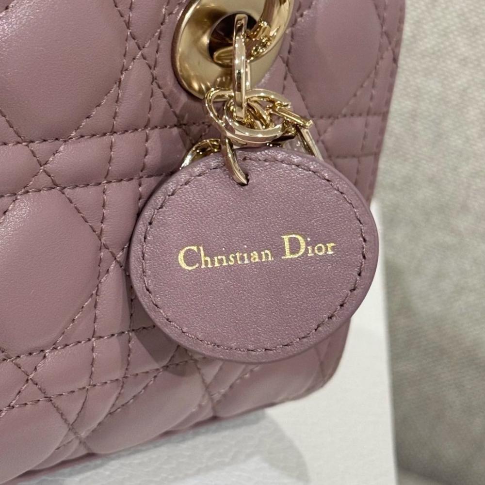 شنطة ديور Lady D-Joy Bag مقاس 22cm