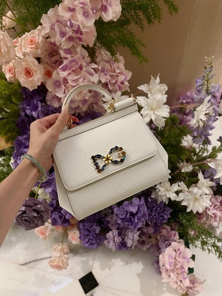 شنطة دولتشي اند غابانا Medium Sicily handbagمقاس 20cm