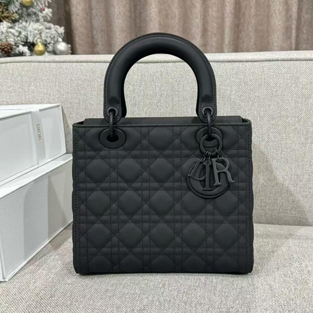 شنطة ليدي ديور Medium مقاس 24cm
