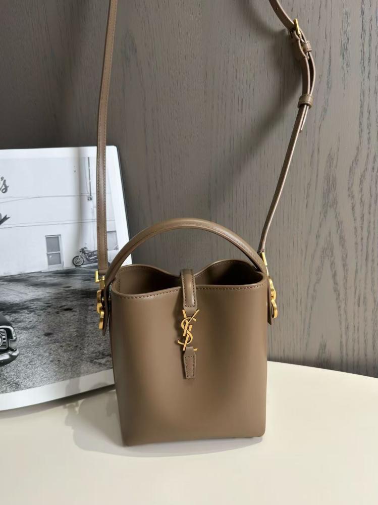 شنطة سان لورانLE37 Mini مقاس 15cm
