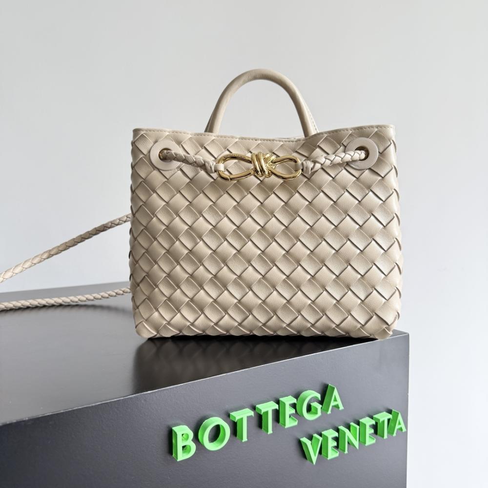شنطة بوتيغا Andiamo مقاس 25cm