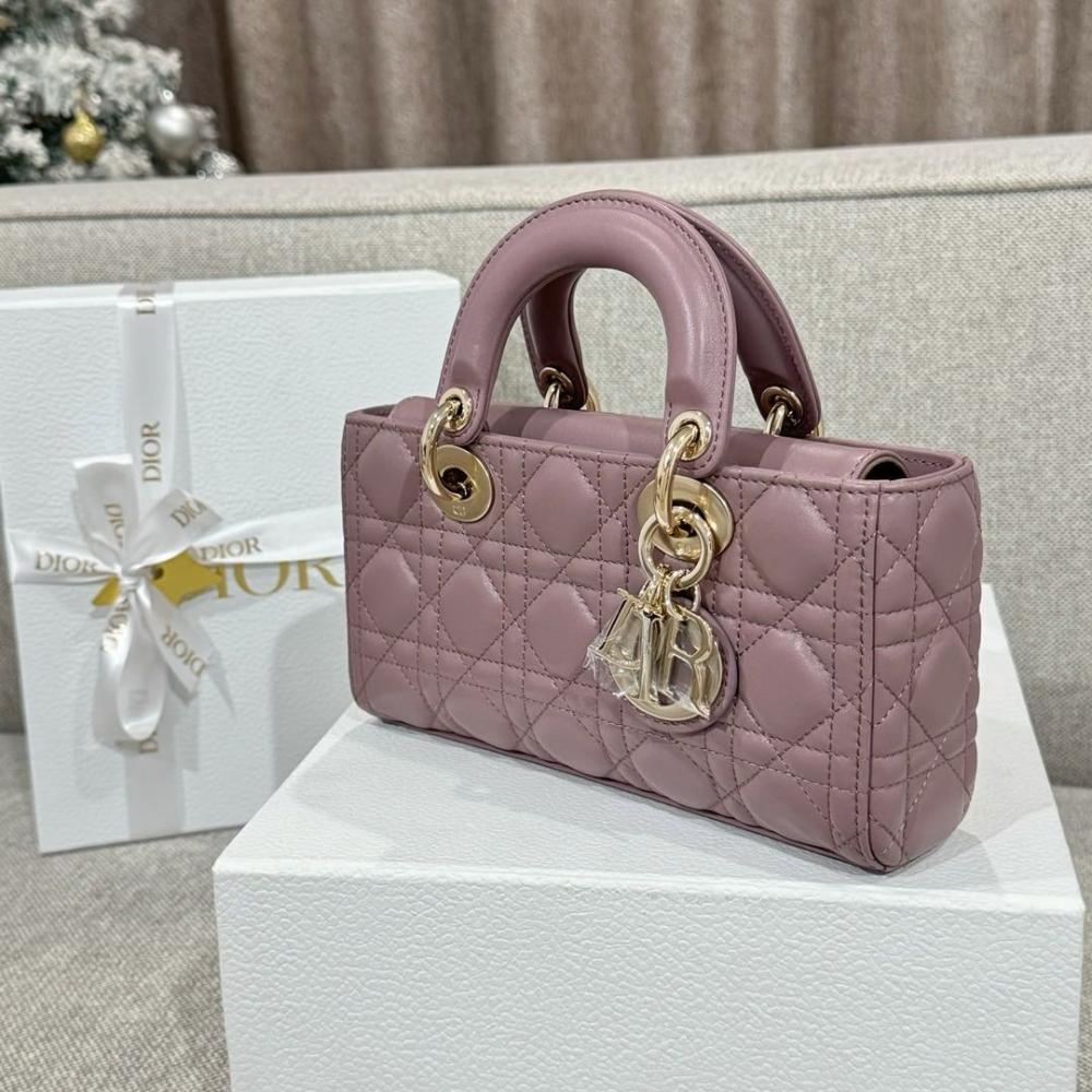 شنطة ديور Lady D-Joy Bag مقاس 22cm
