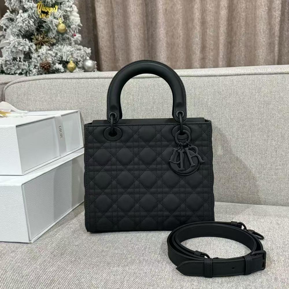 شنطة ليدي ديور Medium مقاس 24cm