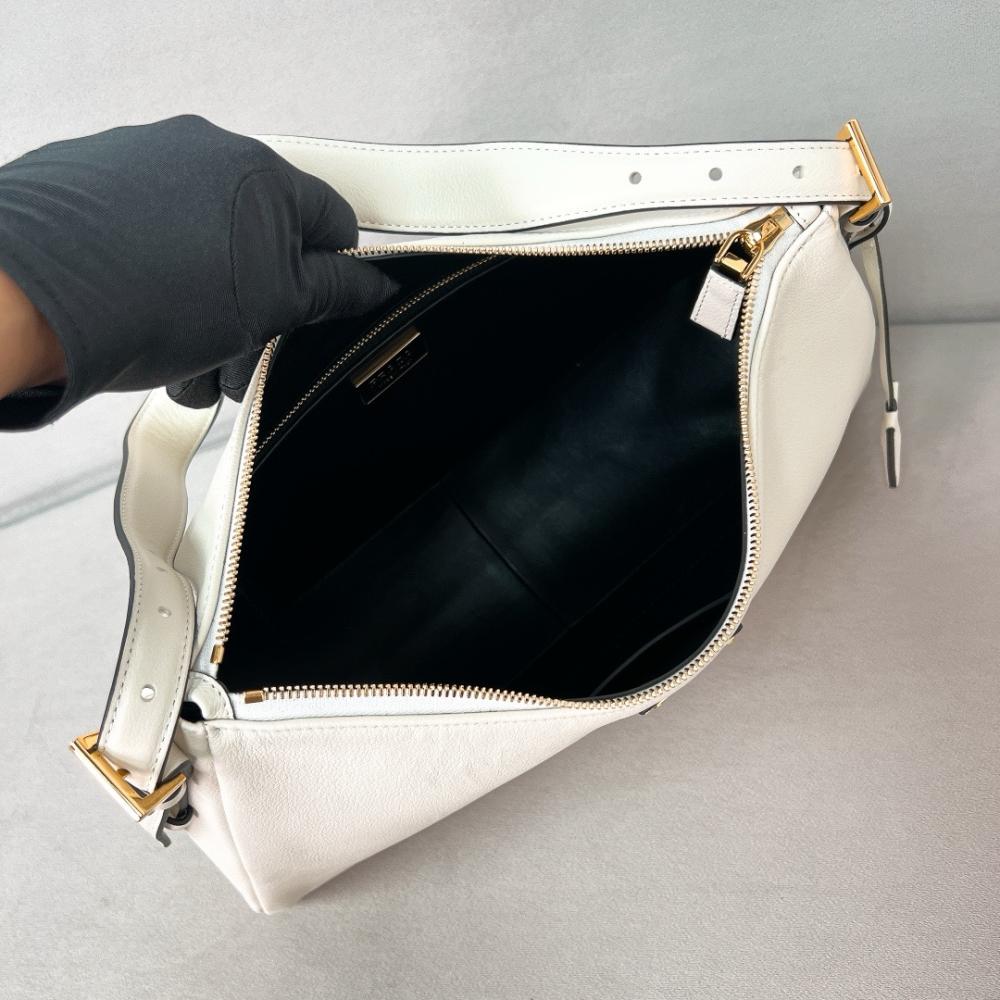 شنطة برادا مقاس 32cm