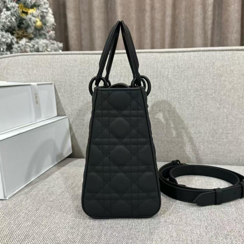 شنطة ليدي ديور Medium مقاس 24cm