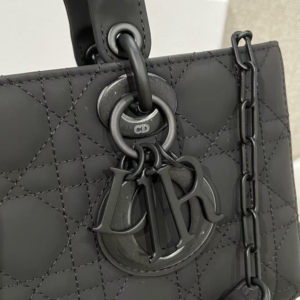 شنطة ديور Lady D-Joy Bag مقاس 26cm