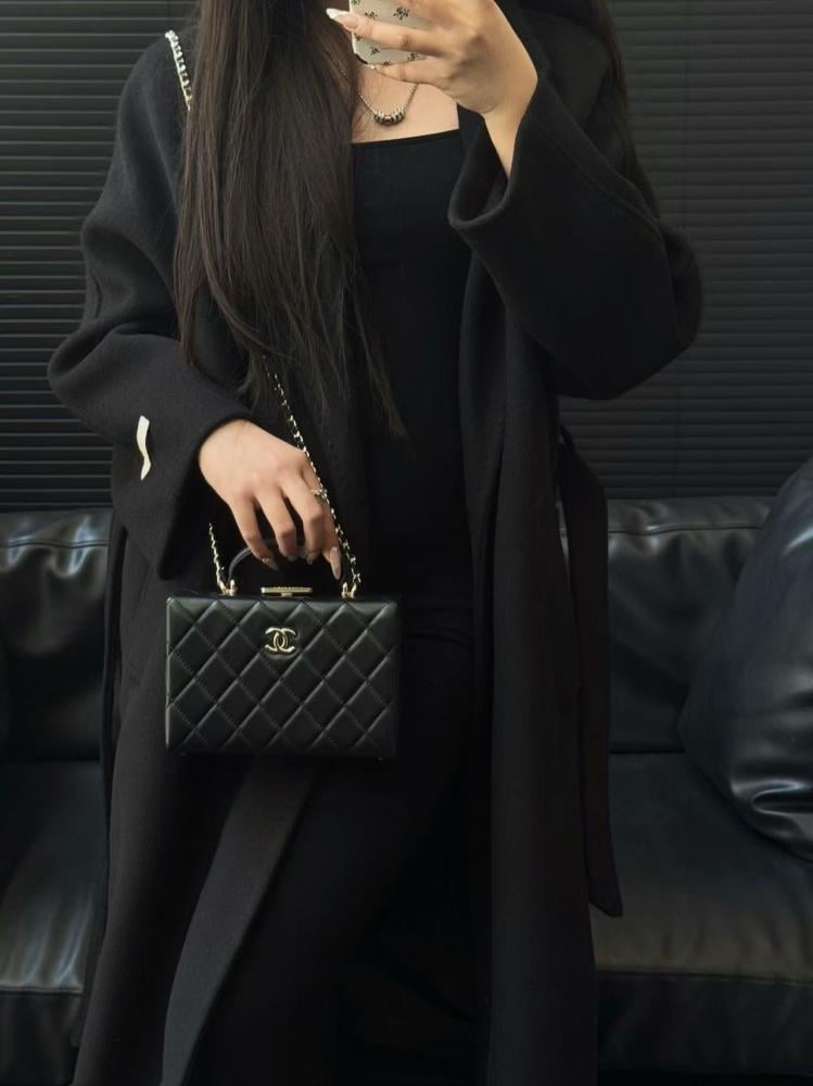 شنطة شانيل SMALL BOX BAG مقاس 18cm