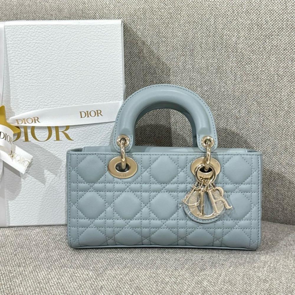 شنطة ديور Lady D-Joy Bag مقاس 22cm