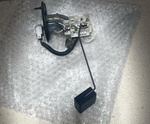 عوامه بنزين لكزس 430