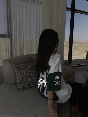 اوفر سايز تيشرت The club سعودي