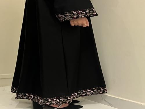 عباية الورود 1 ( مع طرحة مجانية )
