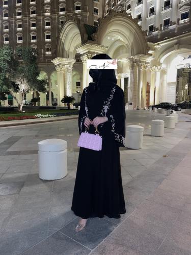 عباية شك يدوي ورد