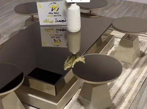 طاولات ضيافة