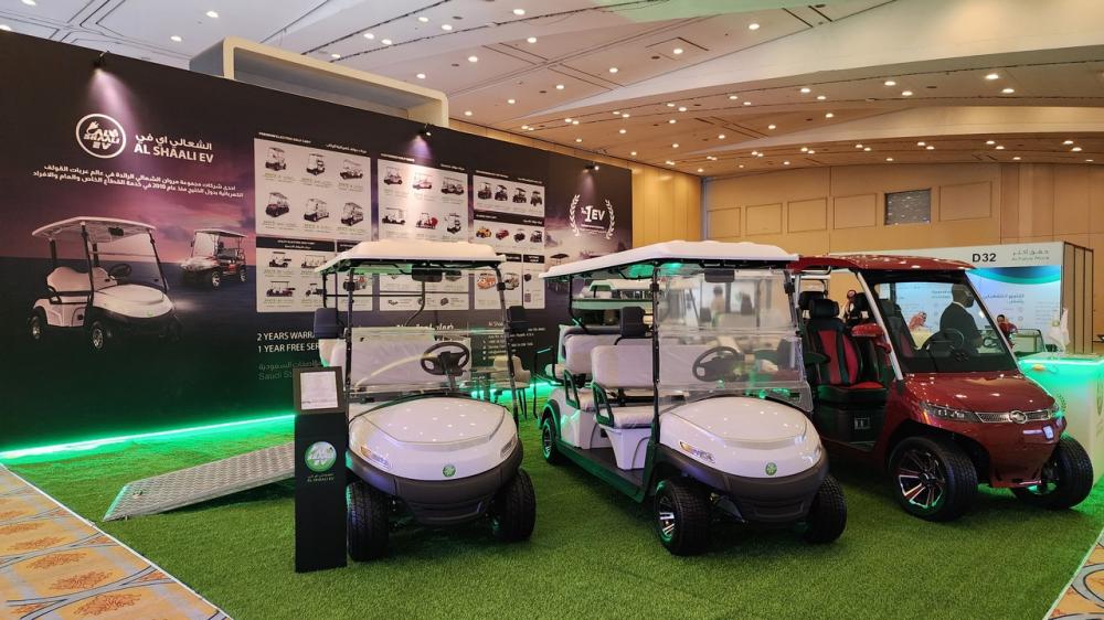 الشعالي EV تستعرض مركباتها الكهربائية في معرض الصقور والصيد الدولي 2024