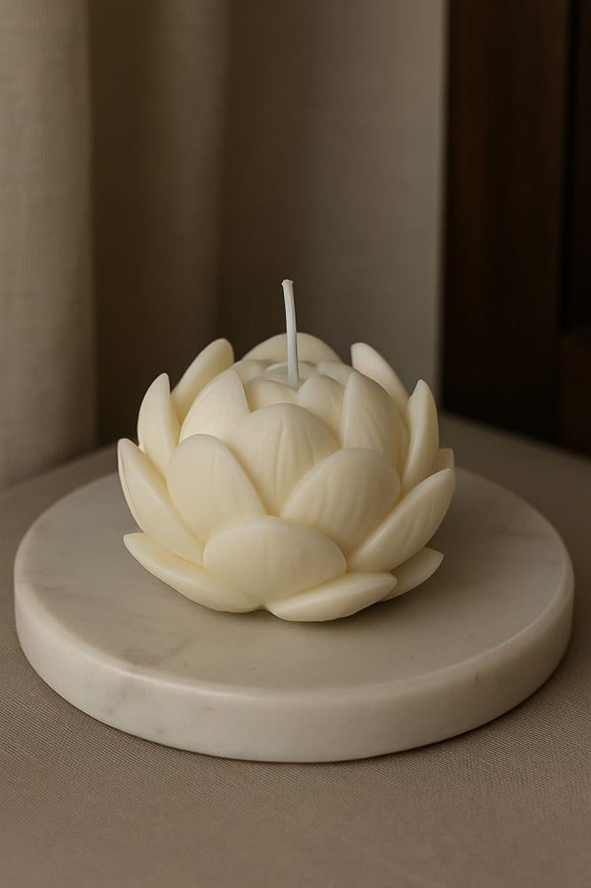 شمعة بتلات اللوتس