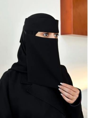 نقاب مطاط مايل وسط عادي [ ربطة عريضة ]