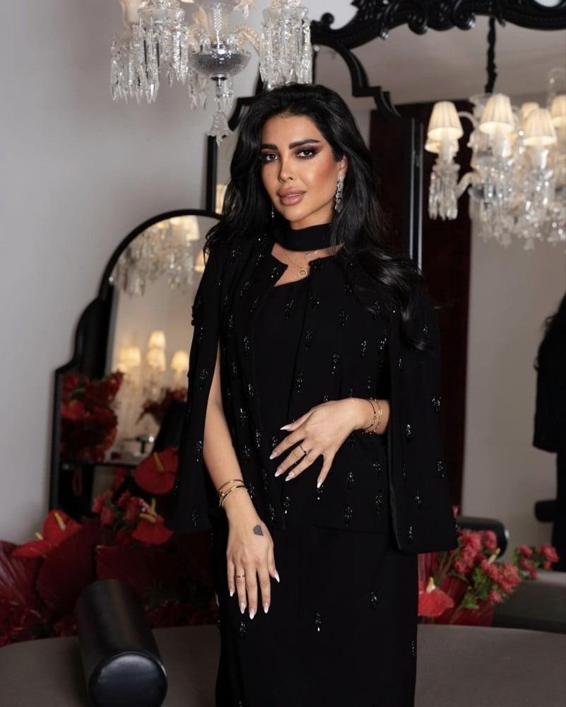 فستان اسود قطعتين