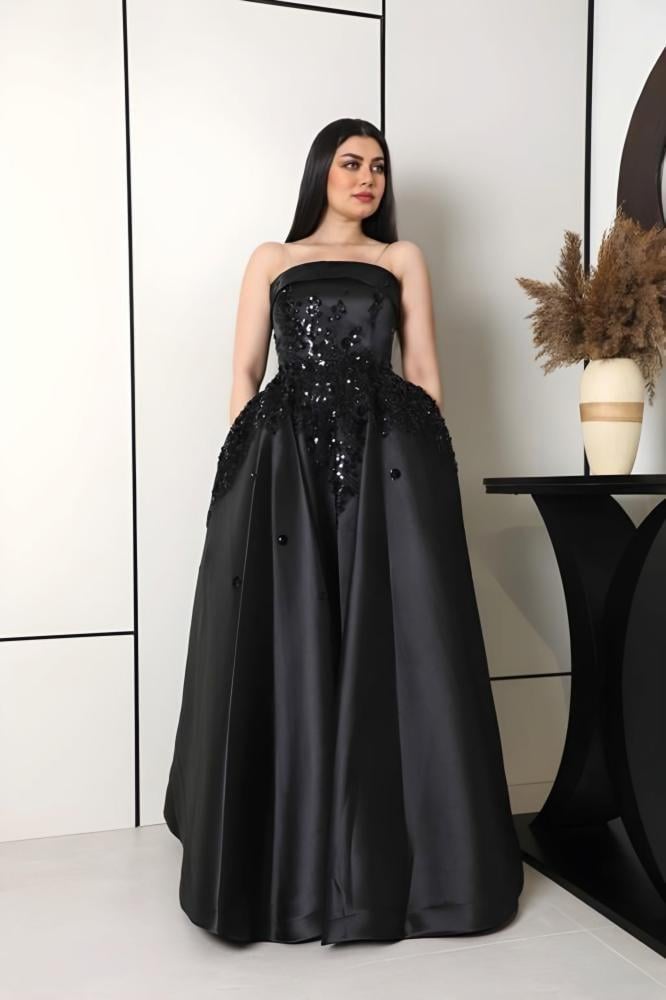 فستان اسود مميز
