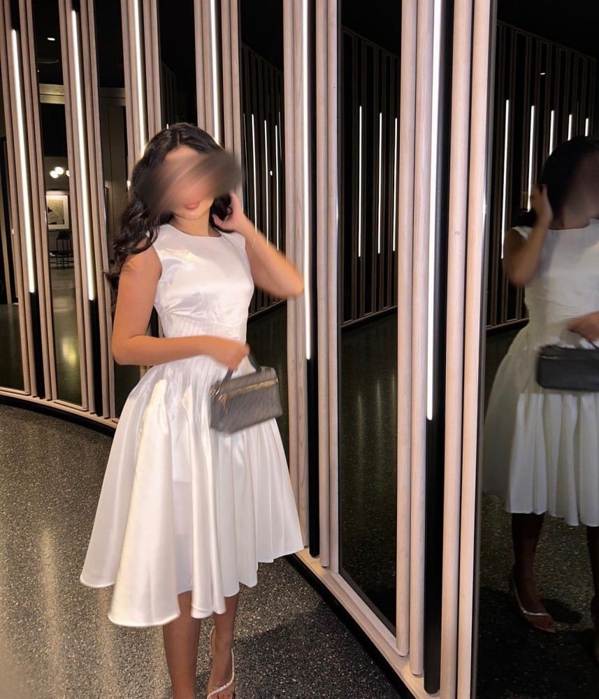 فستان ابيض انيق