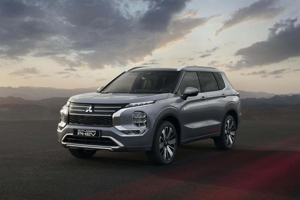 ميتسوبيشي تطلق أوتلاندر PHEV في السوق الفلبينية