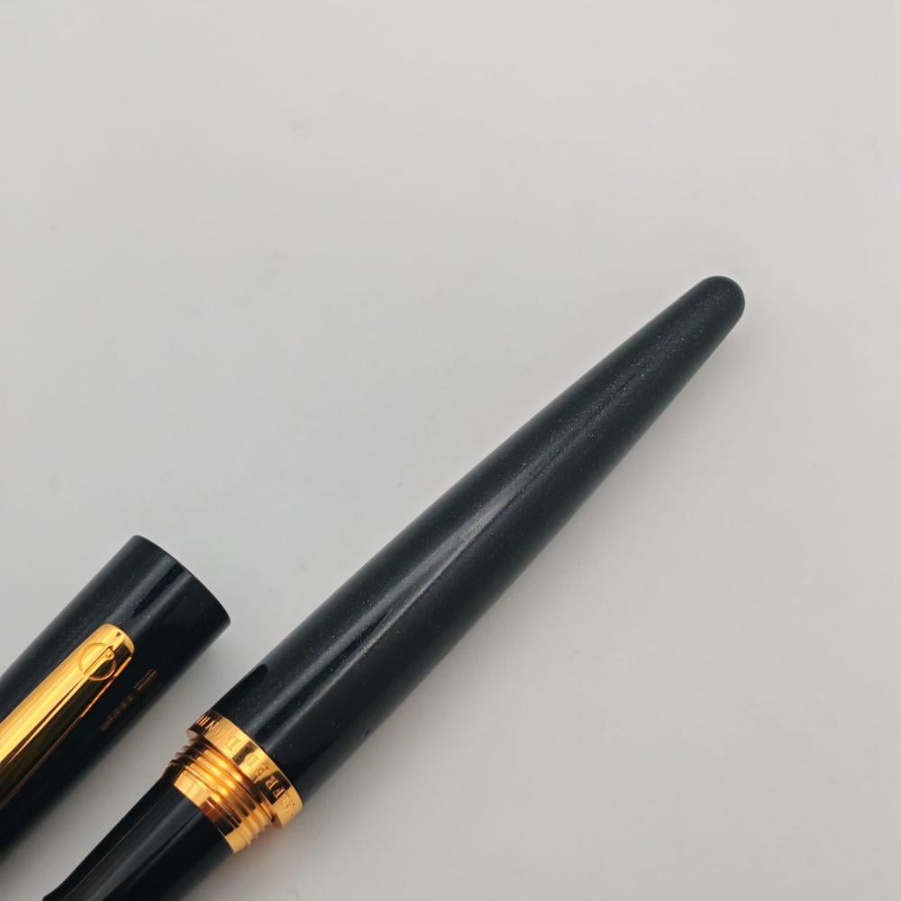 قلم دانهيل Dunhill AD2000 – حبر بريشة ذهبية 18K مقاس F