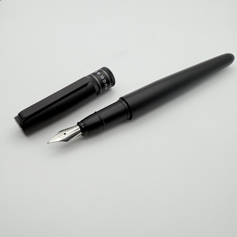 قلم حبر ريشة هوجو بوس  Hugo Boss Illusion Gear