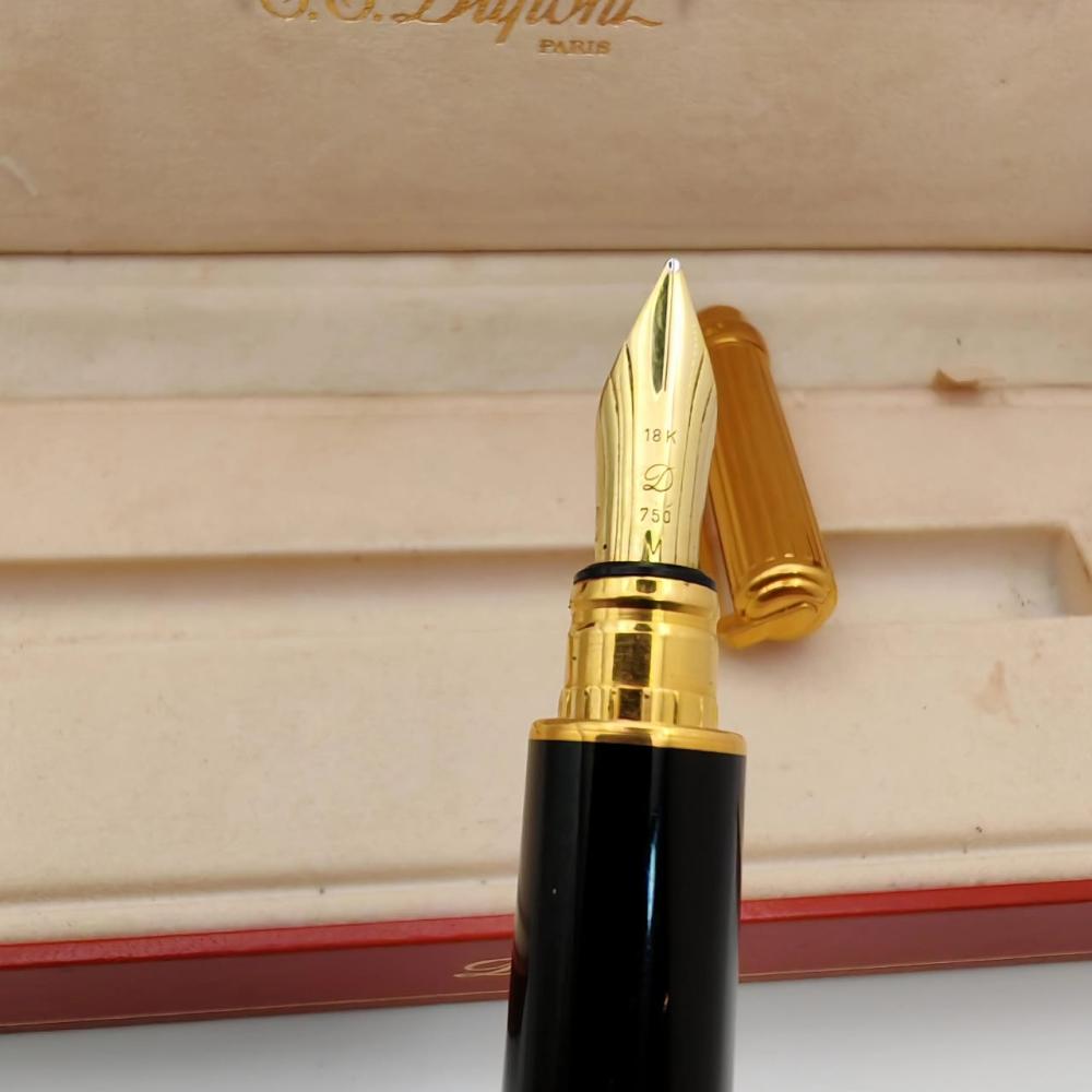 قلم حبر فاخر S.T. Dupont – أسود مع غطاء مخطط مطلي بالذهب عيار 24