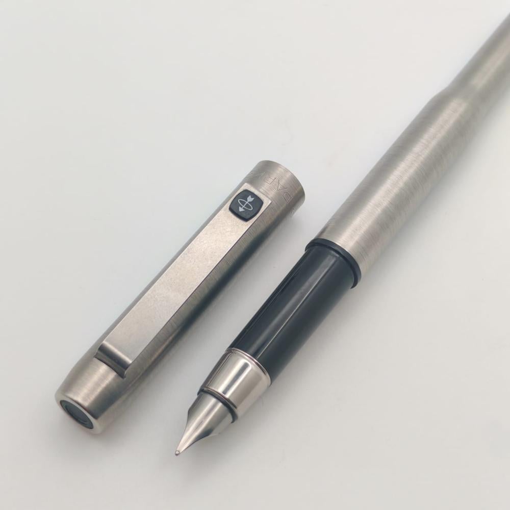 طقم أقلام باركر 25 مع شعار باركر باللون الأسود